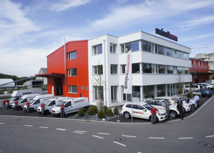 Swisstherm Team vor Hauptsitz Thumbnail